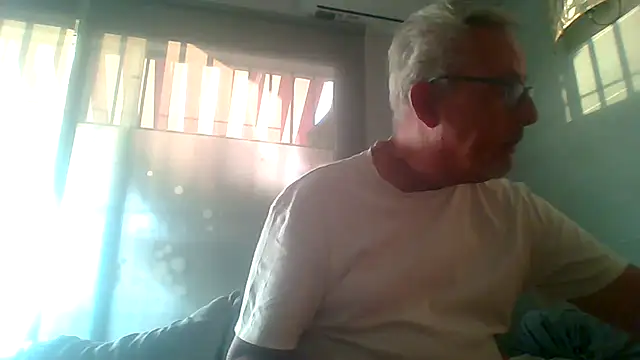 Snapshot of tuggy59 chatting on 1, 11, 2025 tuggy59 online show from 1, 11, 2025