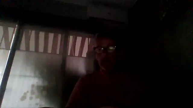 Snapshot of tuggy59 chatting on 19, 11, 2025 tuggy59 online show from 19, 11, 2025