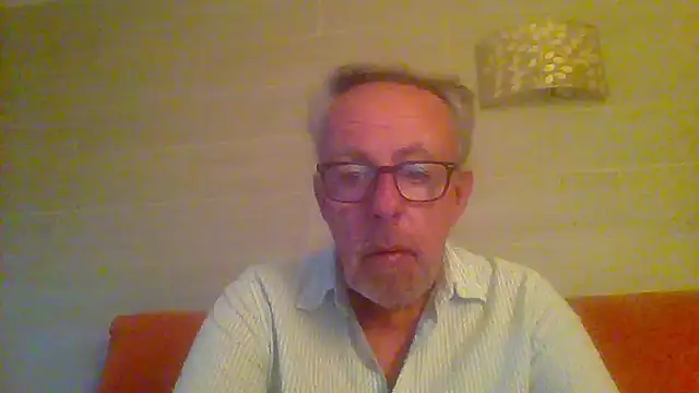 Snapshot of tuggy59 chatting on 18, 4, 2026 tuggy59 online show from 18, 4, 2026