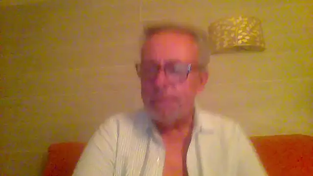 Snapshot of tuggy59 chatting on 19, 4, 2026 tuggy59 online show from 19, 4, 2026