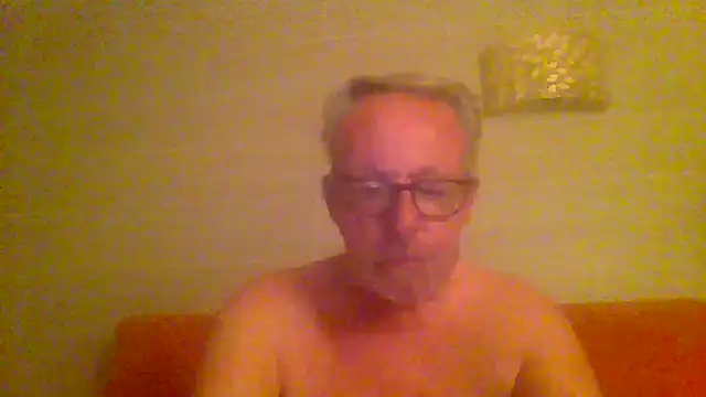 Snapshot of tuggy59 chatting on 9, 5, 2026 tuggy59 online show from 9, 5, 2026