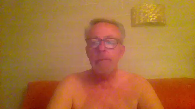 Snapshot of tuggy59 chatting on 11, 5, 2026 tuggy59 online show from 11, 5, 2026