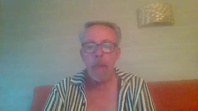 Snapshot of tuggy59 chatting on 16, 5, 2026 tuggy59 online show from 16, 5, 2026