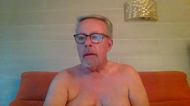 Snapshot of tuggy59 chatting on 29, 5, 2026 tuggy59 online show from 29, 5, 2026