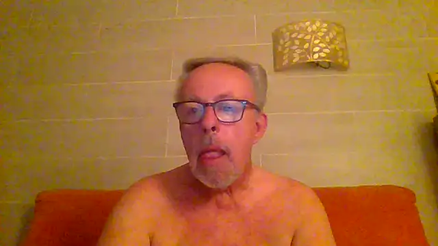 Snapshot of tuggy59 chatting on 31, 5, 2026 tuggy59 online show from 31, 5, 2026