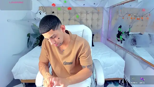 Alex cute77 online show from 10, 10, 2025