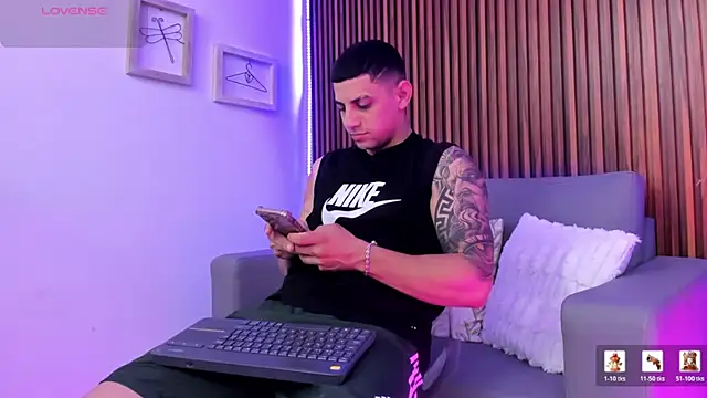 Snapshot of Alex_cute77 chatting on 2, 5, 2026 Alex cute77 online show from 2, 5, 2026