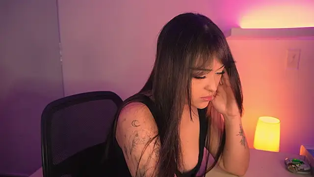 Gloomydoll online show from 4, 2, 2026