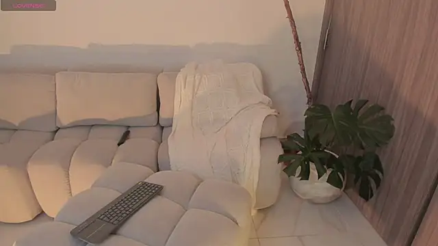 LindseyMoss online show from 11, 10, 2025