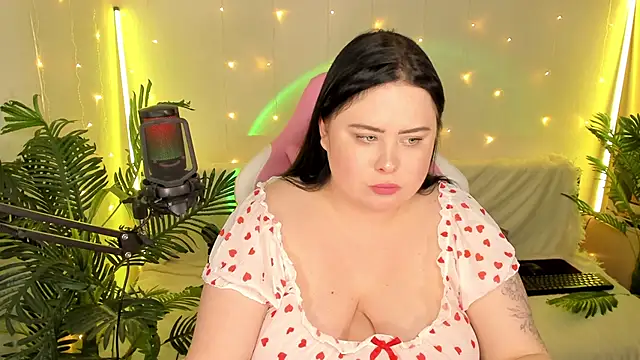 Akemi BBW online show from 1, 1, 2025