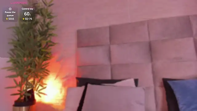 Snapshot of mia_crawford chatting on 31, 1, 2025 mia crawford online show from 31, 1, 2025
