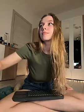 Snapshot of freiiaflower chatting on 15, 3, 2025 freiiaflower online show from 15, 3, 2025