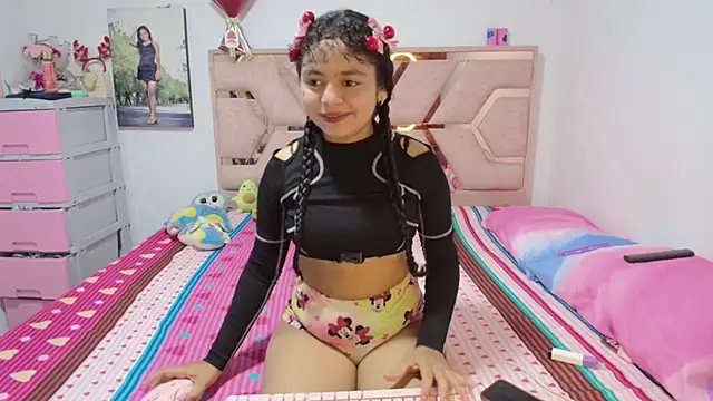 Snapshot of Winnifer_Gonzal chatting on 25, 4, 2026 Winnifer Gonzal online show from 25, 4, 2026