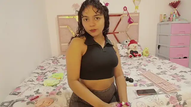 Snapshot of Winnifer_Gonzal chatting on 5, 5, 2026 Winnifer Gonzal online show from 5, 5, 2026