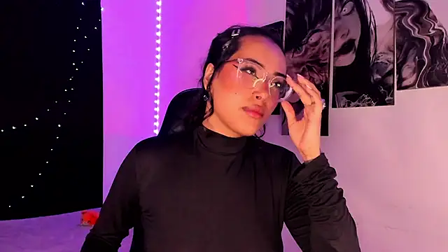 Snapshot of willow_poisson chatting on 4, 12, 2024 willow poisson online show from 4, 12, 2024