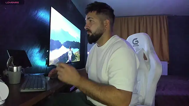 Snapshot of Eduu2322 chatting on 20, 10, 2025 Eduu2322 online show from 20, 10, 2025