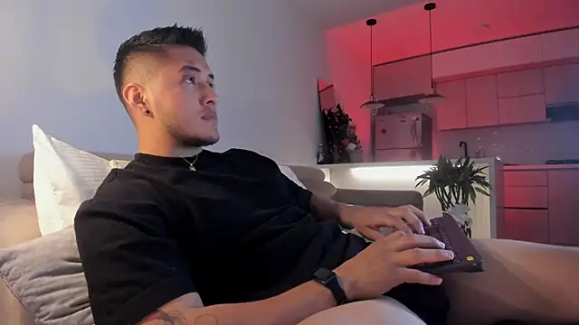 Chriskyle  online show from 25, 1, 2025