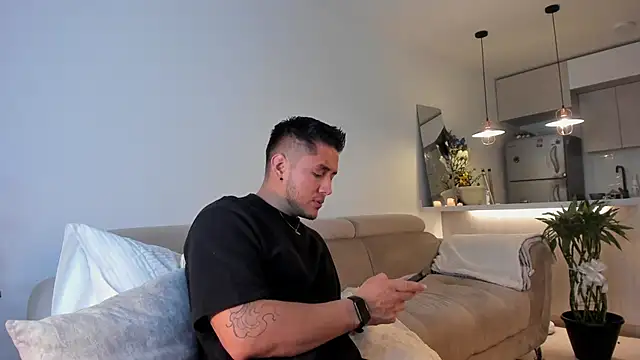 Chriskyle  online show from 4, 3, 2025