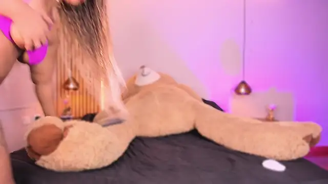 mary kisses online show from 18, 10, 2025