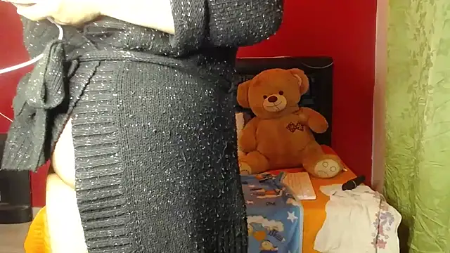 Snapshot of karolhot916 chatting on 19, 12, 2025 karolhot916 online show from 19, 12, 2025