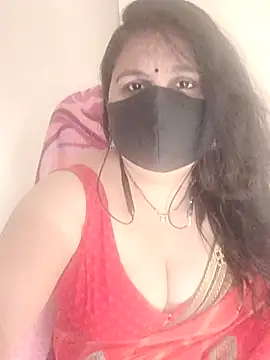 Snapshot of Love-priya chatting on 10, 10, 2025 Love-priya online show from 10, 10, 2025