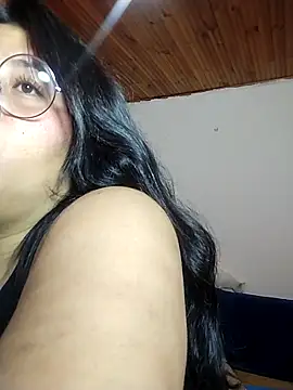 KATYGONZALEZ online show from 17, 4, 2026