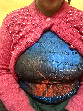 CUTE SOPHIA- online show from 3, 1, 2025