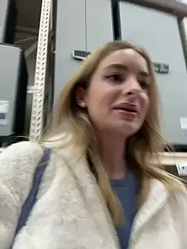 Snapshot of EvieEvans chatting on 20, 2, 2025 EvieEvans online show from 20, 2, 2025