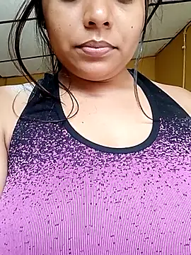 Snapshot of stefanie010 chatting on 8, 5, 2026 stefanie010 online show from 8, 5, 2026