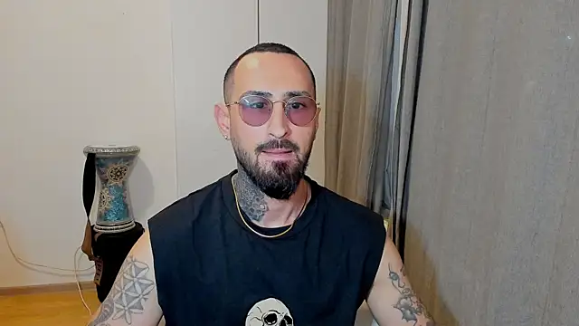 Snapshot of Baddfuckerr chatting on 19, 1, 2025 Baddfuckerr online show from 19, 1, 2025