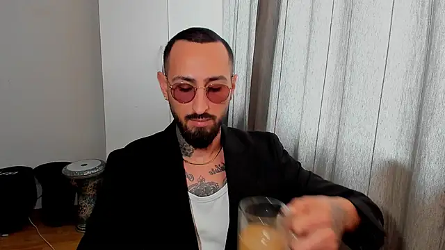 Snapshot of Baddfuckerr chatting on 22, 1, 2025 Baddfuckerr online show from 22, 1, 2025