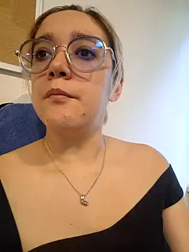 Snapshot of NaomiShimizu chatting on 1, 3, 2026 NaomiShimizu online show from 1, 3, 2026