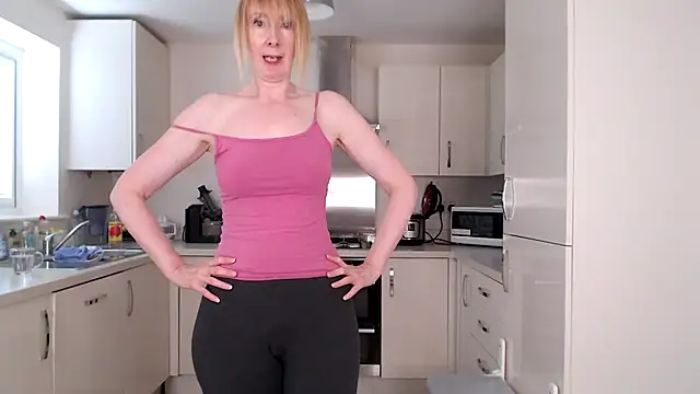 Snapshot of British_Goddess_Anna chatting on 18, 7, 2026 British Goddess Anna online show from 18, 7, 2026