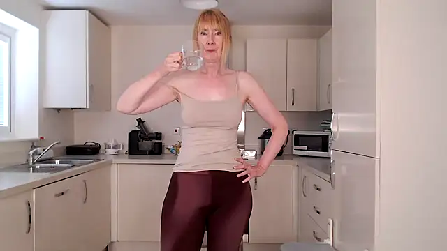 Snapshot of British_Goddess_Anna chatting on 1, 8, 2026 British Goddess Anna online show from 1, 8, 2026