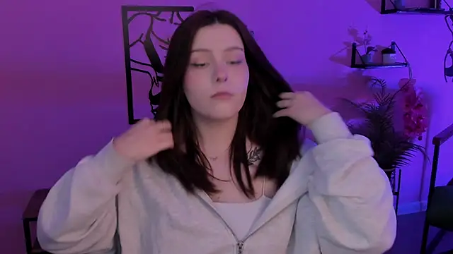 CoralineKeyns online show from 17, 12, 2024