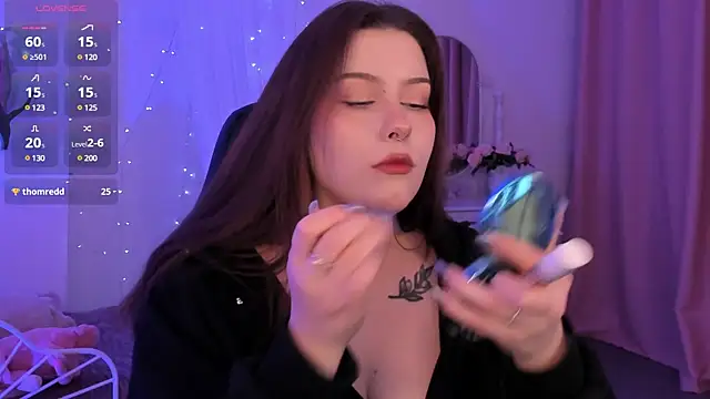 CoralineKeyns online show from 7, 2, 2025