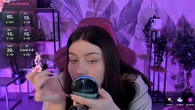 CoralineKeyns online show from 5, 11, 2025