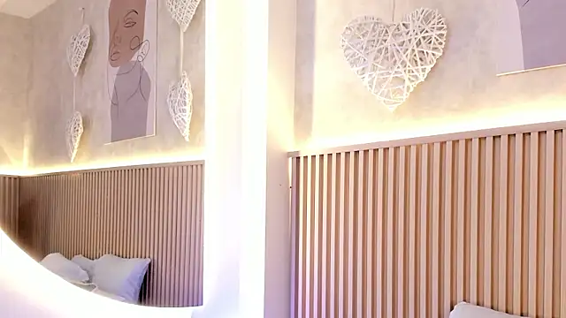 daiana curly online show from 2, 2, 2026