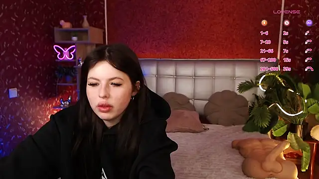 JulieHeets online show from 30, 1, 2025