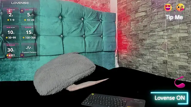 Cloee66 online show from 10, 10, 2025