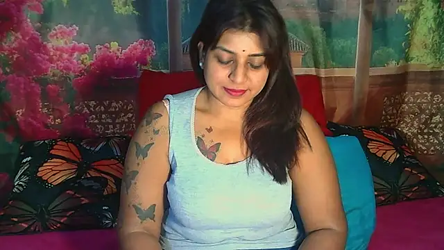Snapshot of RoyalIndianCreamPuff chatting on 13, 6, 2026 RoyalIndianCreamPuff online show from 13, 6, 2026
