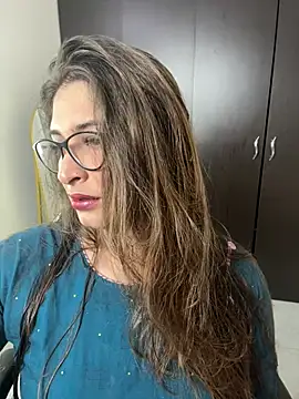Snapshot of adara_lennox chatting on 6, 8, 2026 adara lennox online show from 6, 8, 2026