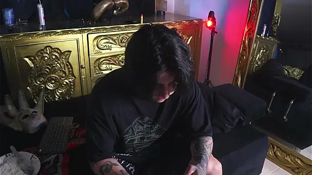 dantecoppolaa  online show from 2, 12, 2024