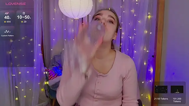 Snapshot of LovelyJessie chatting on 28, 12, 2024 LovelyJessie online show from 28, 12, 2024