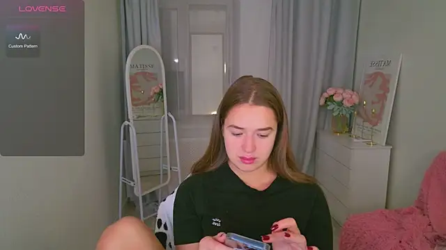 Snapshot of LovelyJessie chatting on 25, 11, 2025 LovelyJessie online show from 25, 11, 2025