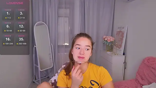 Snapshot of LovelyJessie chatting on 3, 12, 2025 LovelyJessie online show from 3, 12, 2025