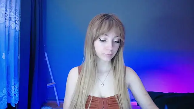 LuciaYoung online show from 5, 3, 2025