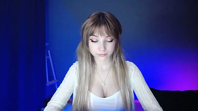 LuciaYoung online show from 11, 3, 2025