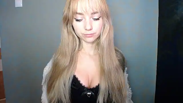 LuciaYoung online show from 2, 10, 2025