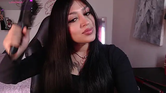 MissDennise online show from 23, 10, 2025